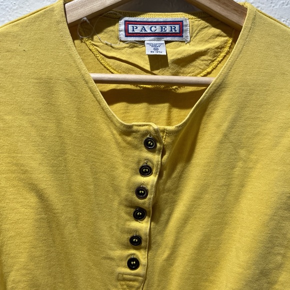 Vintage Yellow Pullover - Picture 3 of 3